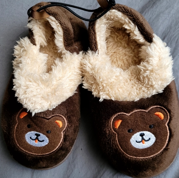Slippers - Picture 2 of 4
